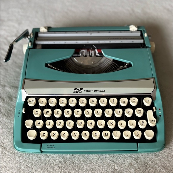 VINTAGE SMITH-CORONA CORSAIR DELUXE PORTABLE TYPEWRITER - Picture 12 of 14